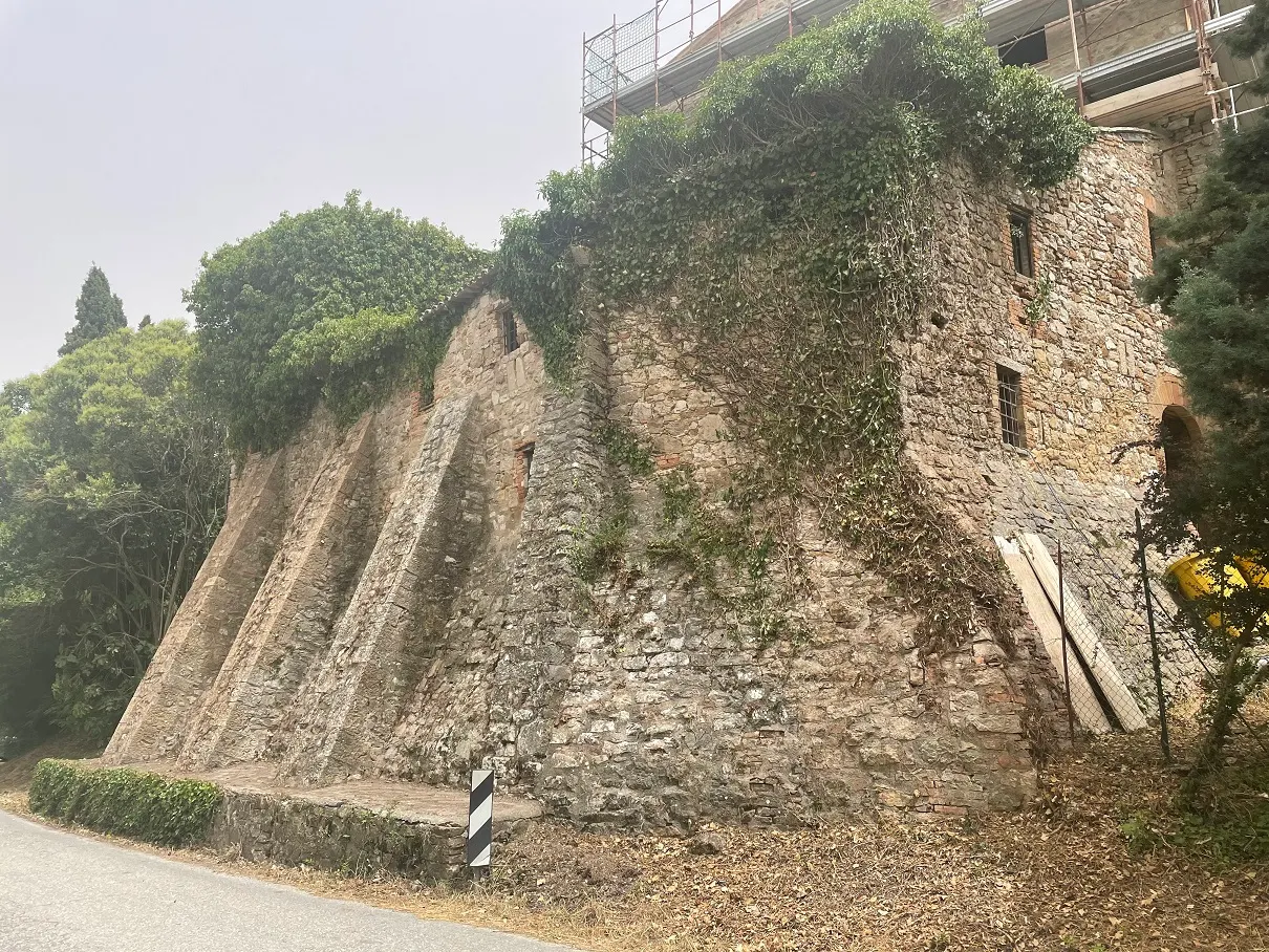 Casale del '500 — prima dell'intervento