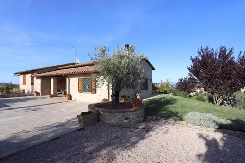 Casolare con piscina in muratura
