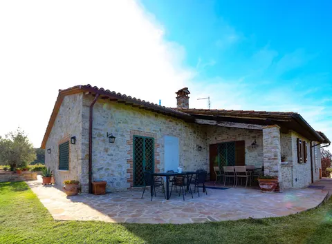 Casolare con piscina in muratura