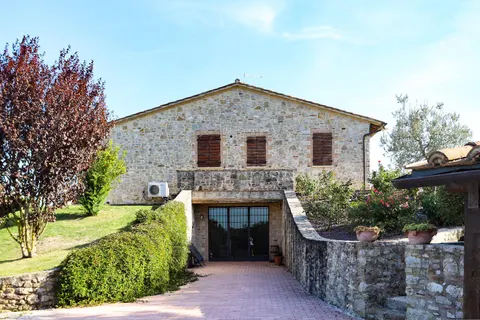Casolare con piscina in muratura