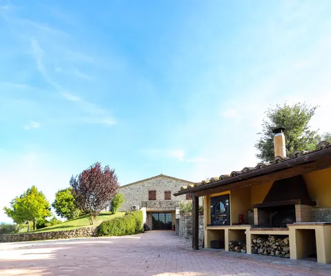 Casolare con piscina in muratura