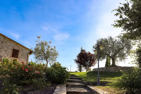 Casolare con piscina in muratura