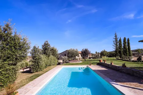 Casolare con piscina in muratura
