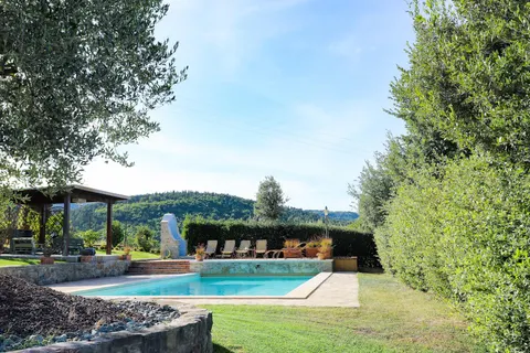 Casolare con piscina in muratura